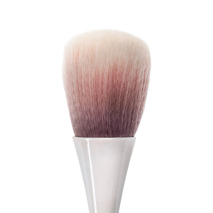 BeautyKit OCHO 3 šepetėlis naudojamas darbo vietos valymui tarp klientų manikiūro salone