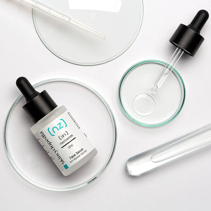 Skincyclopedia niacinamido ir cinko serumas 30ml – idealus papildymas kasdienei kosmetologinei procedūrai