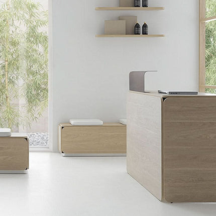 VISMARA Nat 16/9 stalas kirpyklai – ergonomiška recepcija su moderniu dizainu