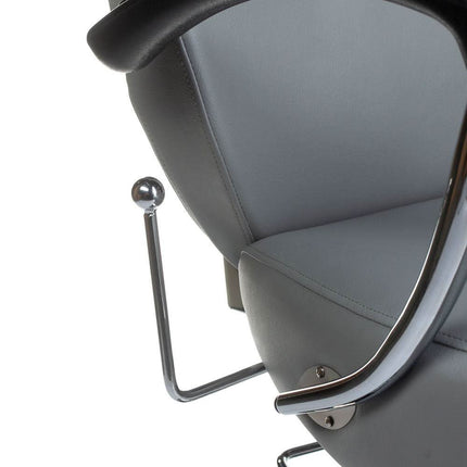 Šviesiai pilka barberio kėdė HEKTOR BH-3208 iš arčiau – tvirtoji metalo konstrukcija ir minkštas paminkštinimas