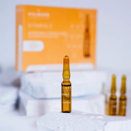 Valquer vitamino C koncentruotos ampulės salonui – antioksidacinė formulė blankiai odai atgaivinti
