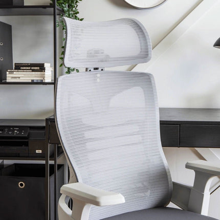 Mebel Elite CARET 2 kėdė iš šono – ergonomiška forma ir stabili kryžminio pagrindo konstrukcija