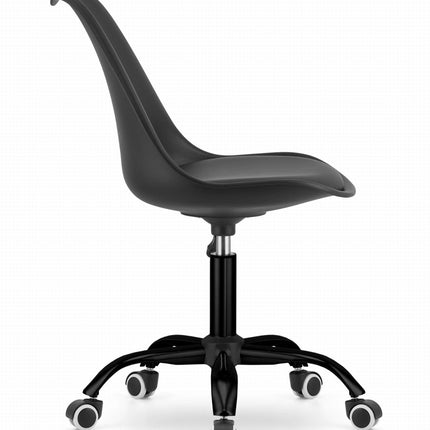 Hurtmeblowy juoda pasukama kėdė ANDRIA – tvirta ir stilinga profesionaliems salonams