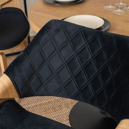 Mebel Elite Luisa Elite kėdė iš priekio – minimalistinis dizainas ir aksominis apmušalas kosmetologijos salonui