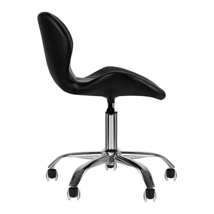 Juoda ergonomiška meistro kėdė QS-06 biure – patogi nugaro atrama ilgoms darbo valandoms