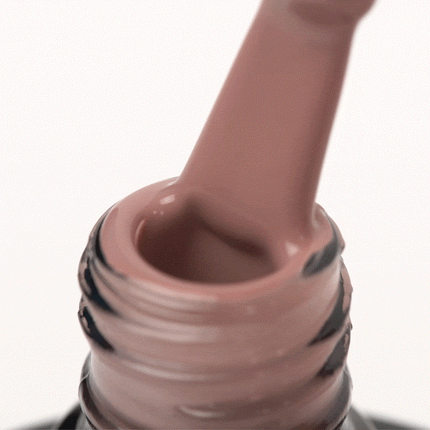 OCHO NAILS hibridinis nagų lakas nude atspalviu – stabili danga kiekvienai manikiūro procedūrai