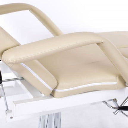 Profesionalus pedikiūro gultas CH-235 smėlio spalvos – ergonomiška konstrukcija kosmetologijos salonui