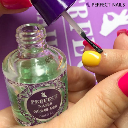 Profesionalus odelių priežiūros aliejus manikiūro salonams – Perfect Nails Grape formulė subtiliam odelių atpalaidavimui