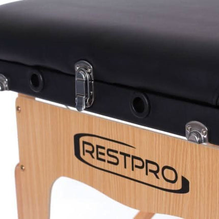 RESTPRO VIP 3 detalė: atspari juoda eko-odos danga lengvam valymui po kosmetologinių procedūrų