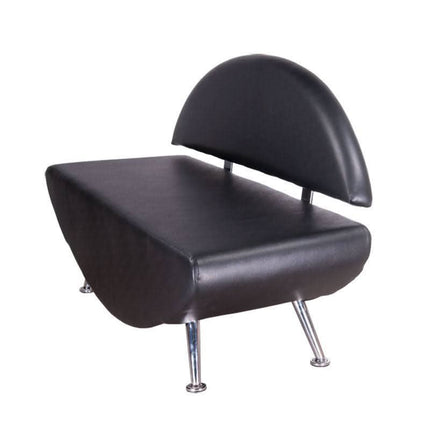 Juoda dirbtinės odos sofa CARINI BD-6710 salonui – atspari medžiaga, lengvai valoma, tinkama intensyviam naudojimui