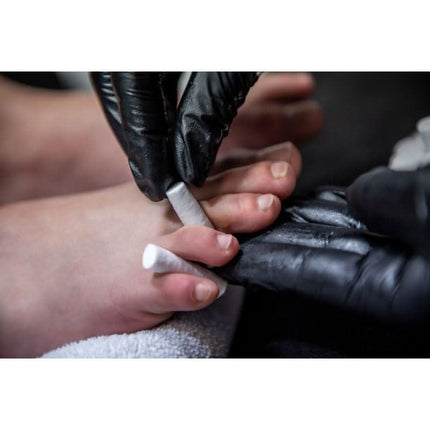 Silk Rolls 250 g minkšti voratinkliniai pedikiūro skirtukai – lengva medžiaga, patogi aplikacija ant kojų pirštų
