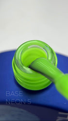 TOUCH Neon Base elastinga kamufliažinė bazė Nr.5 13ml – neoninio atspalvio gelinis pagrindas nagams
